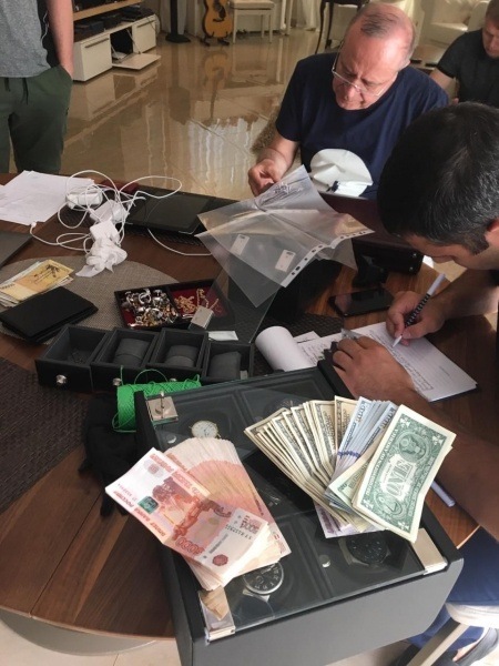 Следователи нашли в особняке Сергея Сидаша много всего интересного