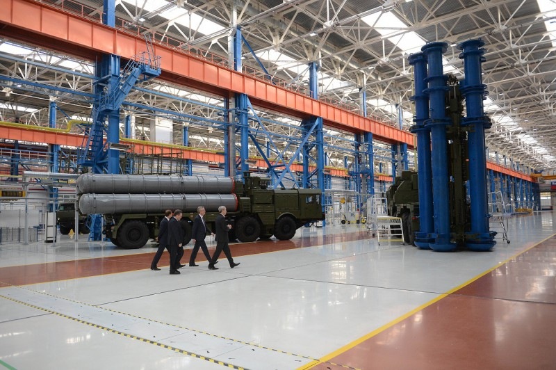 За год такое предприятие, как машиностроительный завод "Авангард" создать невозможно