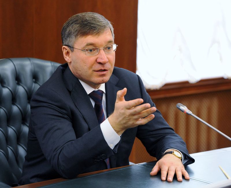 Владимира Якушева до сих пор подозревают в тесном "сотрудничестве" с Алтыновым