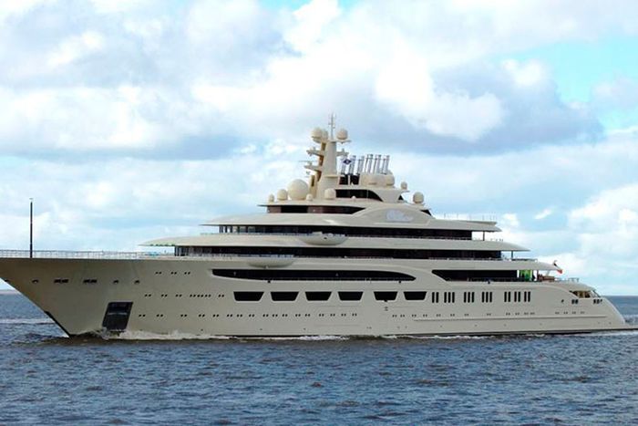 Яхта Dilbar Алишера Усманова