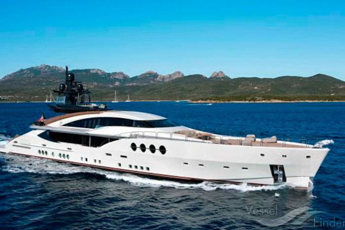 Белоснежная красавица Lady M миллионера  Алексея Мордашова