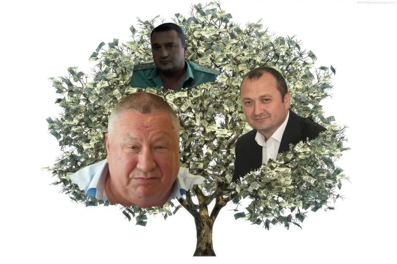 На долларовом "дереве" - депутат Госдумы Владимир Синяговский, в погонах - разжалованный таможенник Руслан Синяговский, в белой рубашке (справа) - глава Славянского района Роман Синяговский